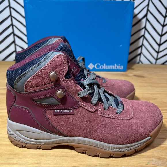 Columbia Women's Newton Ridge Bc Hiking Shoe size 7 - Picture 4 of 9